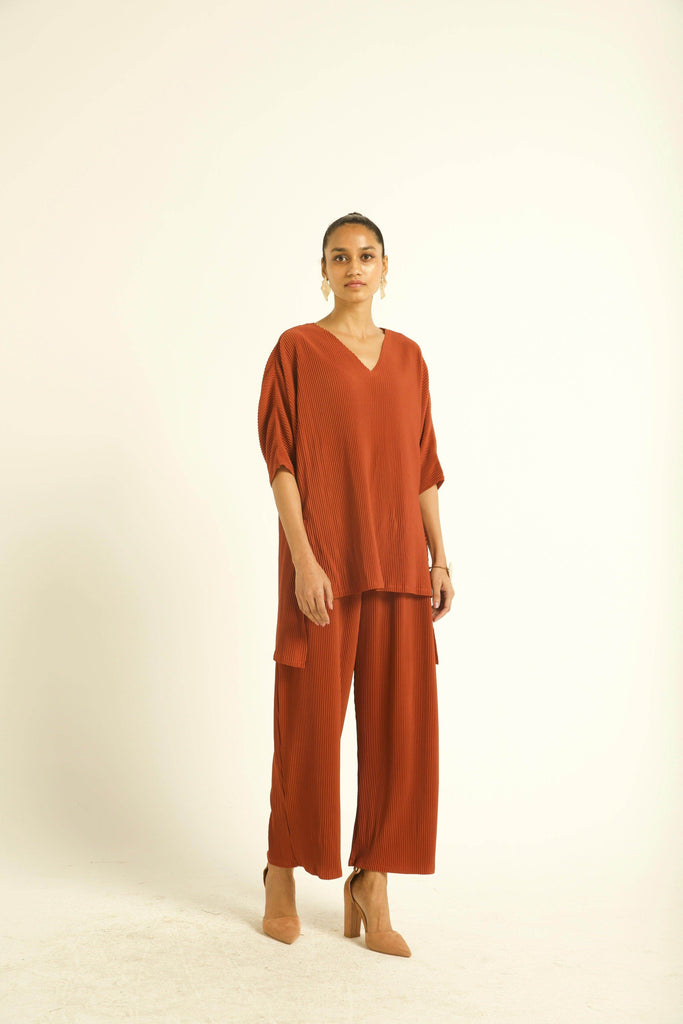 HIGH-LOW PLEAT SET - dash and dot dash and dot