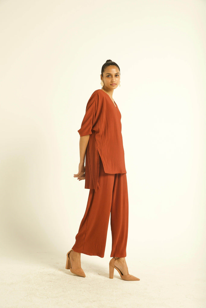 HIGH-LOW PLEAT SET - dash and dot dash and dot