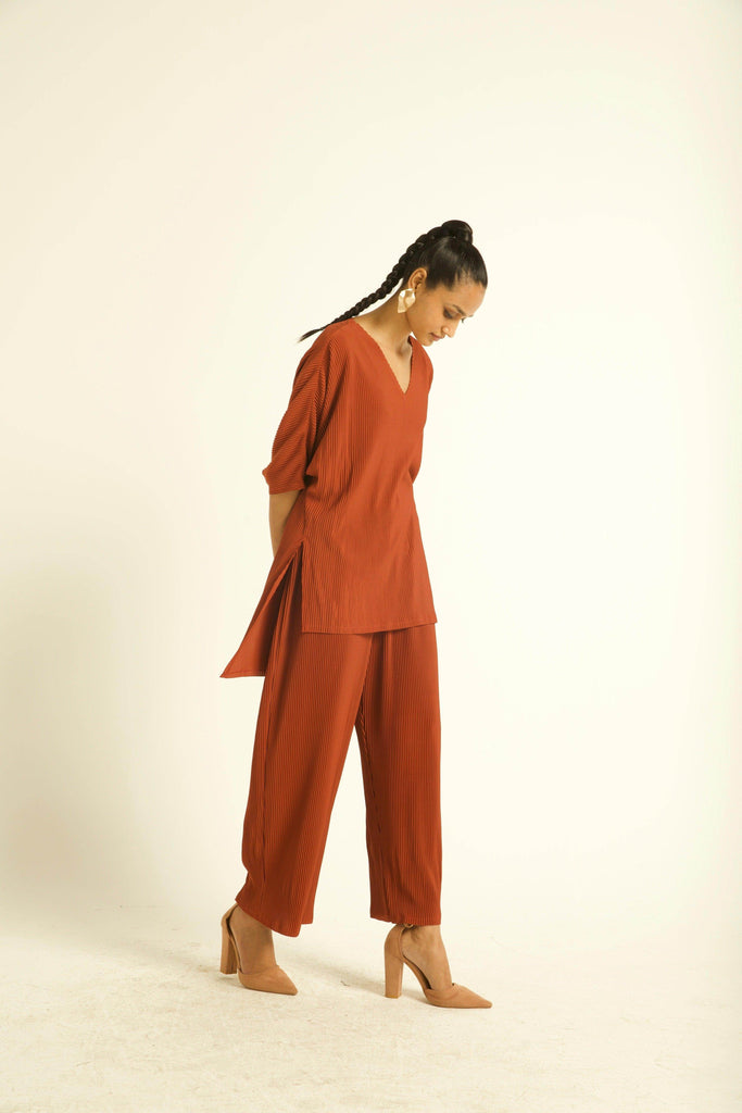 HIGH-LOW PLEAT SET - dash and dot dash and dot