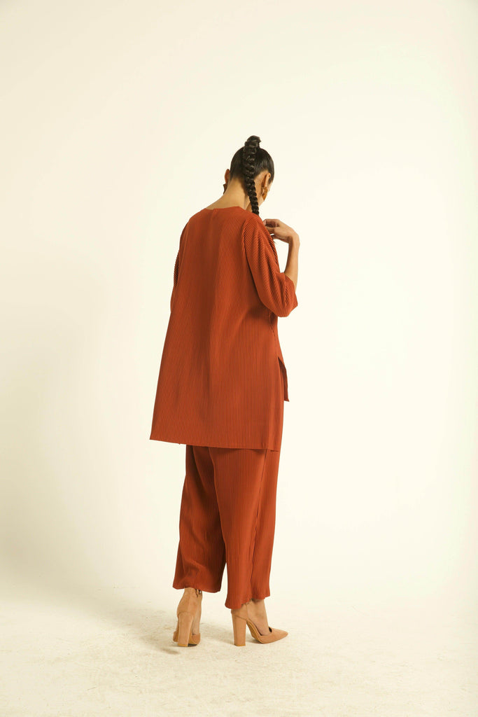 HIGH-LOW PLEAT SET - dash and dot dash and dot