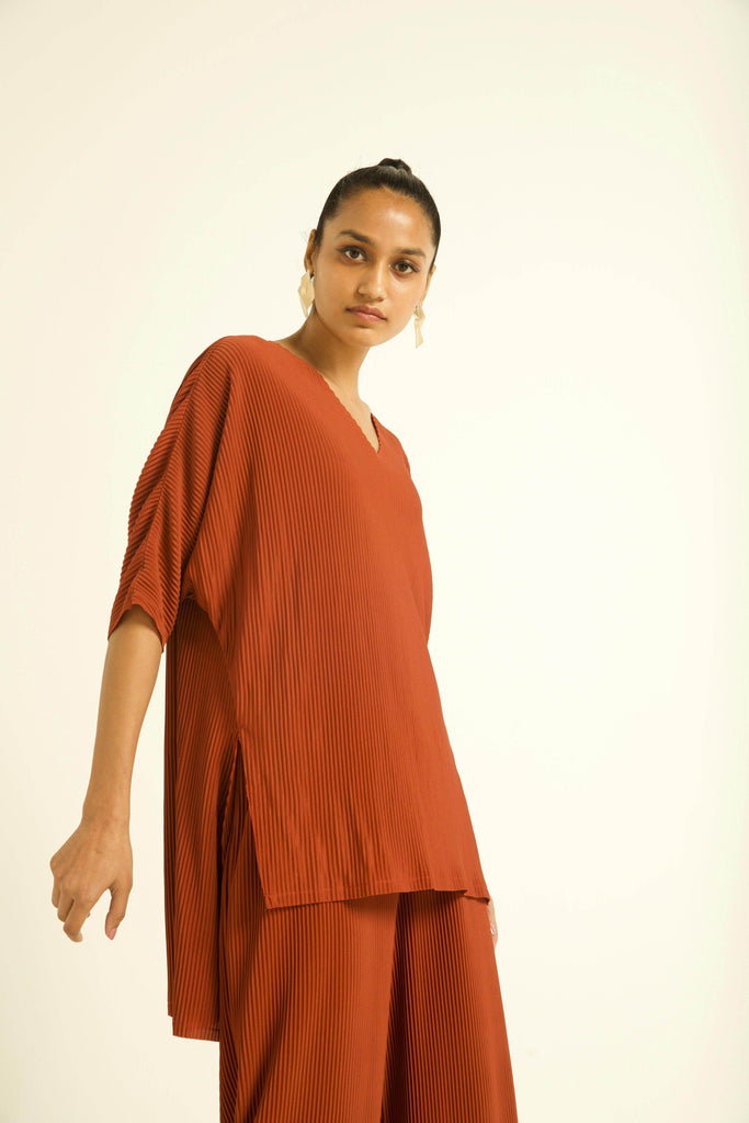 HIGH-LOW PLEAT SET - dash and dot dash and dot