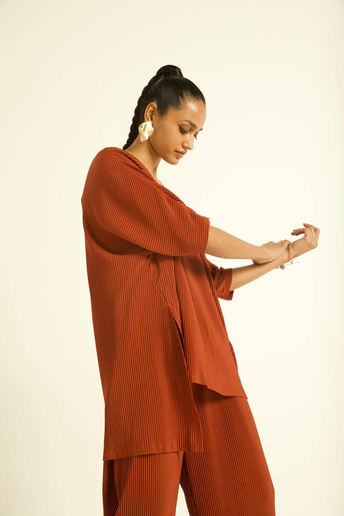 HIGH-LOW PLEAT SET - dash and dot dash and dot