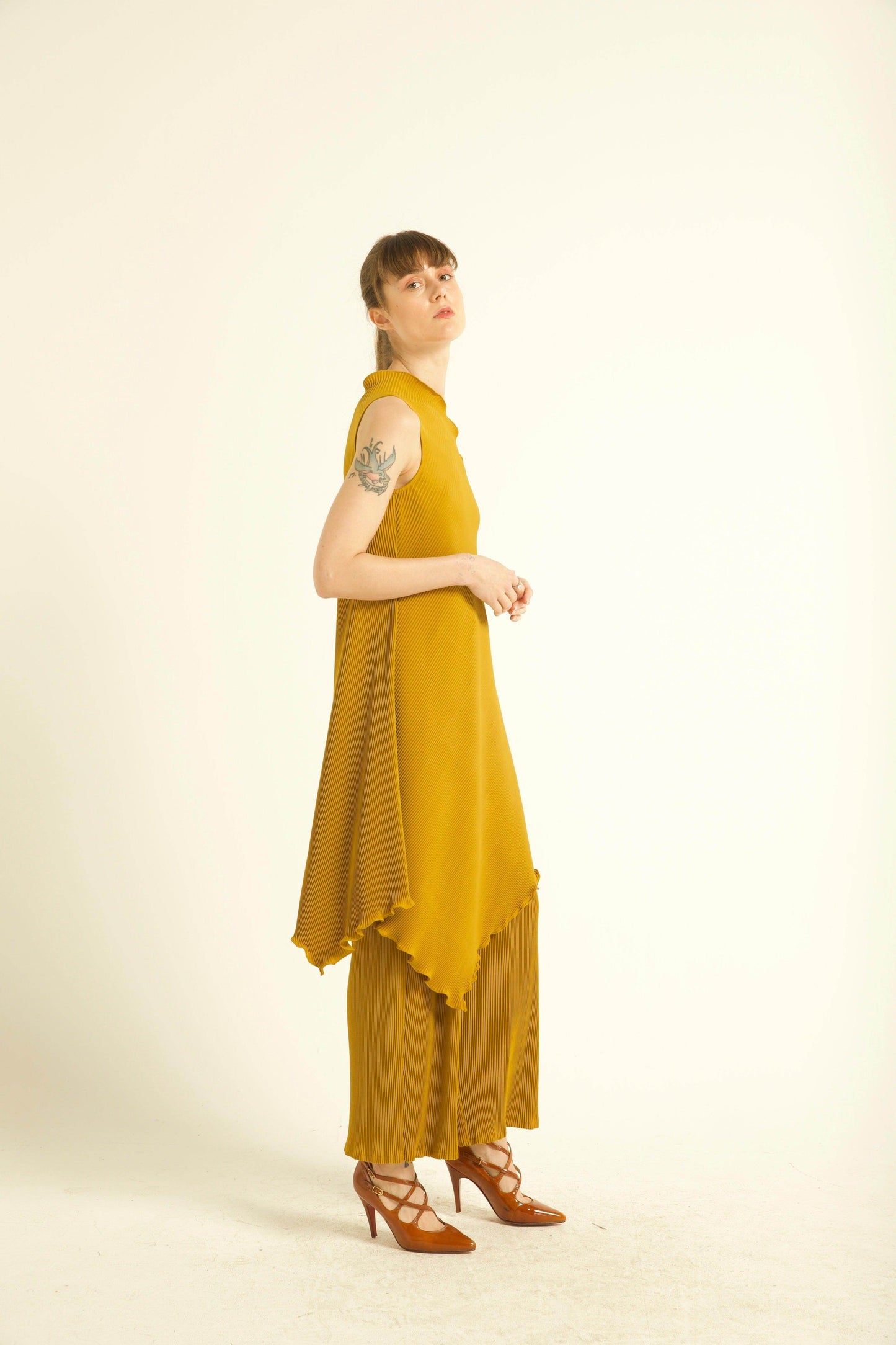 ONE-SHOULDERED PLEAT SET - dash and dot