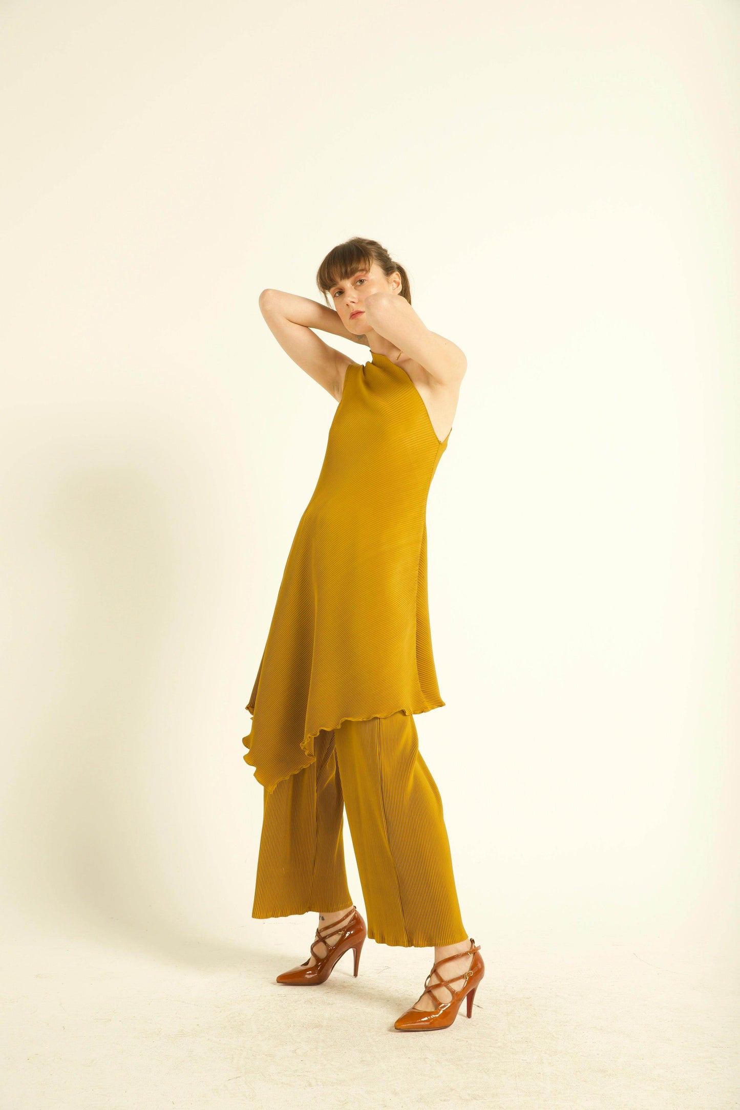 ONE-SHOULDERED PLEAT SET - dash and dot
