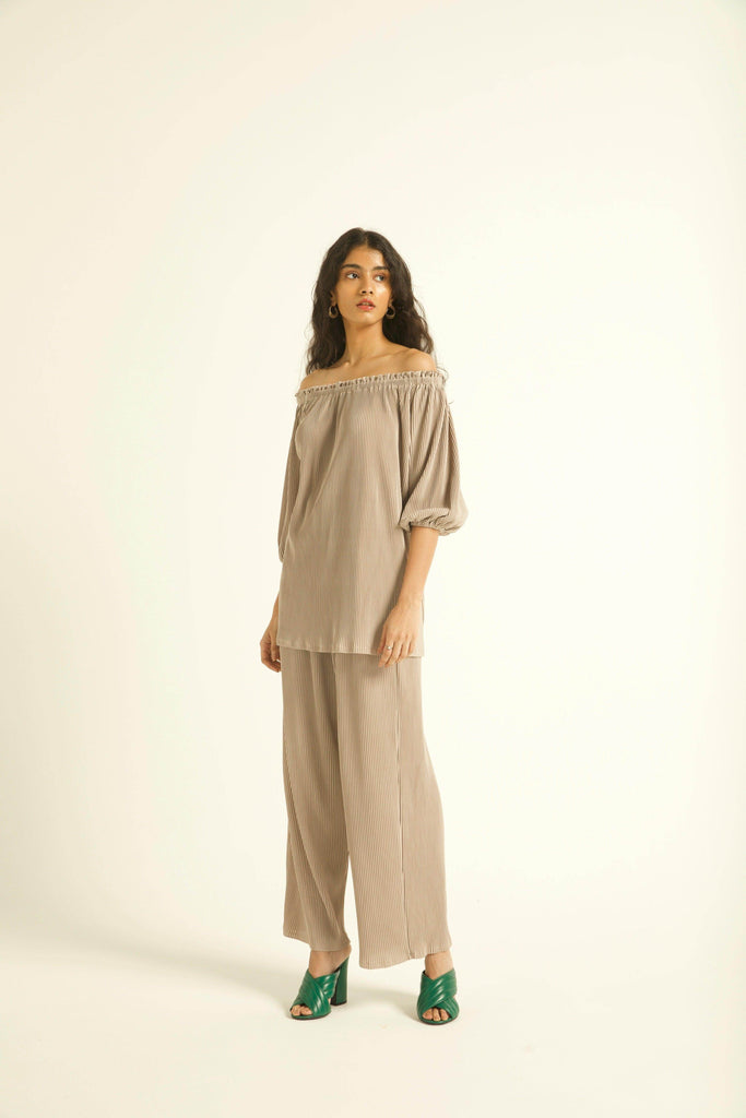 OFF-SHOULDER PLEAT SET - dash and dot dash and dot