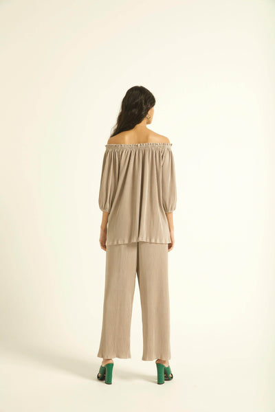 OFF-SHOULDER PLEAT SET - dash and dot