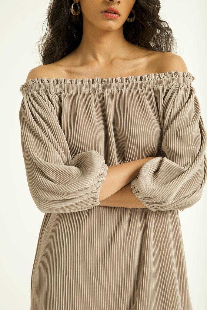 OFF-THE-SHOULDER PLEAT TOP - dash and dot dash and dot