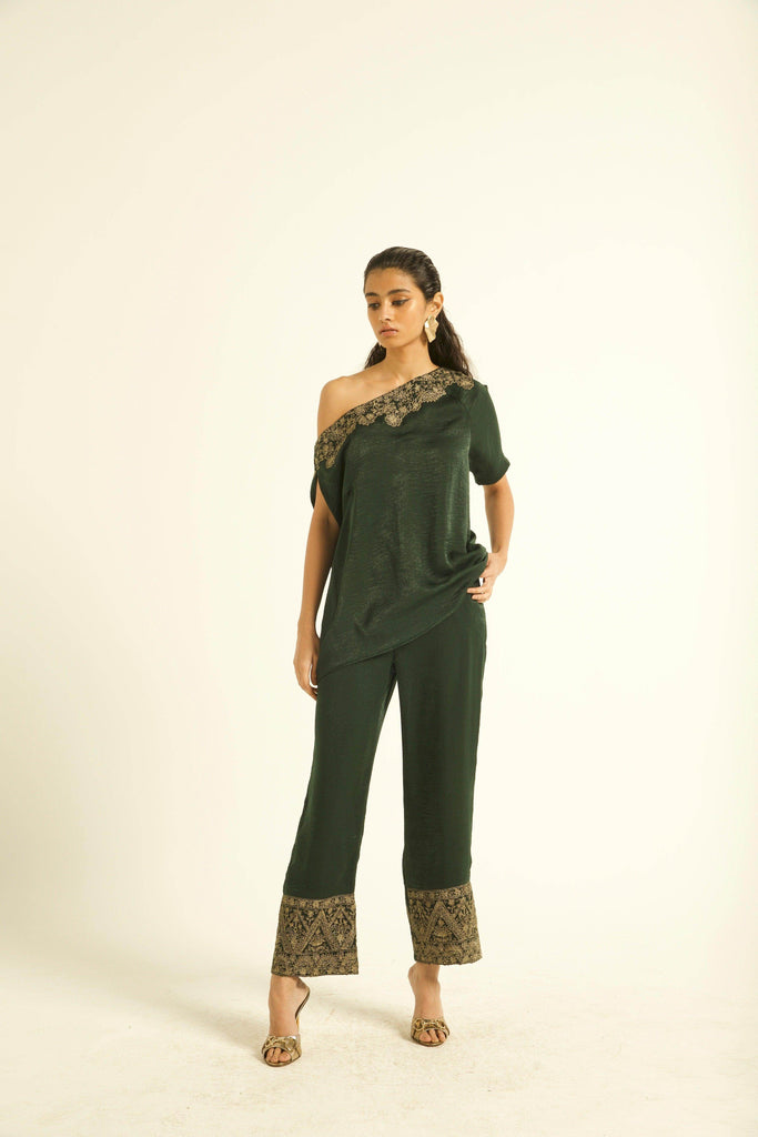 EXPOSED SHOULDER EMBROIDERED SET - dash and dot dash and dot