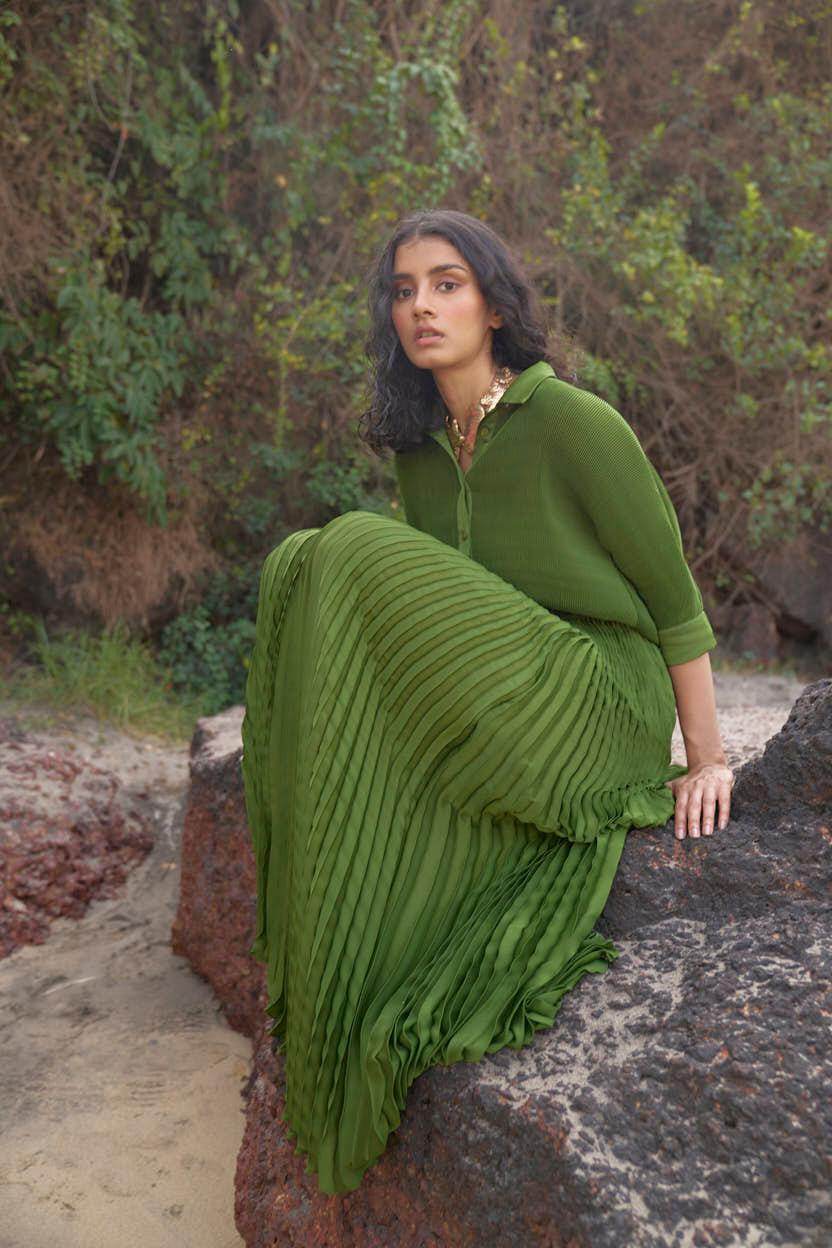 GREEN PLEATED SKIRT SET - dash and dot