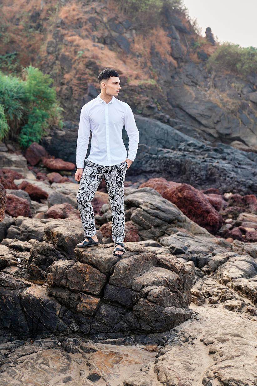 EMBROIDERED PANT - dash and dot