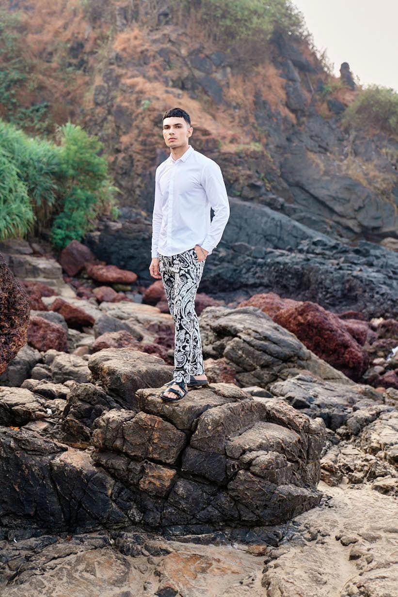 EMBROIDERED PANT - dash and dot