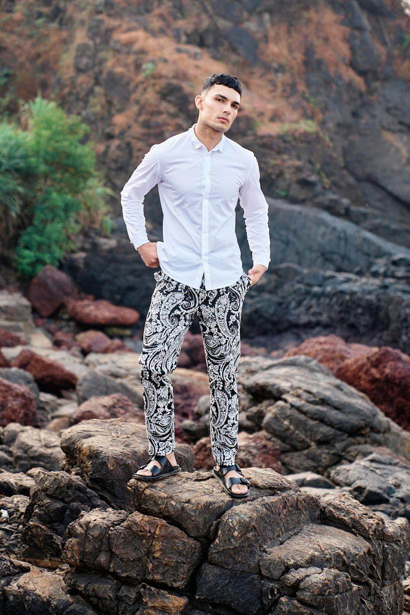 EMBROIDERED PANT - dash and dot