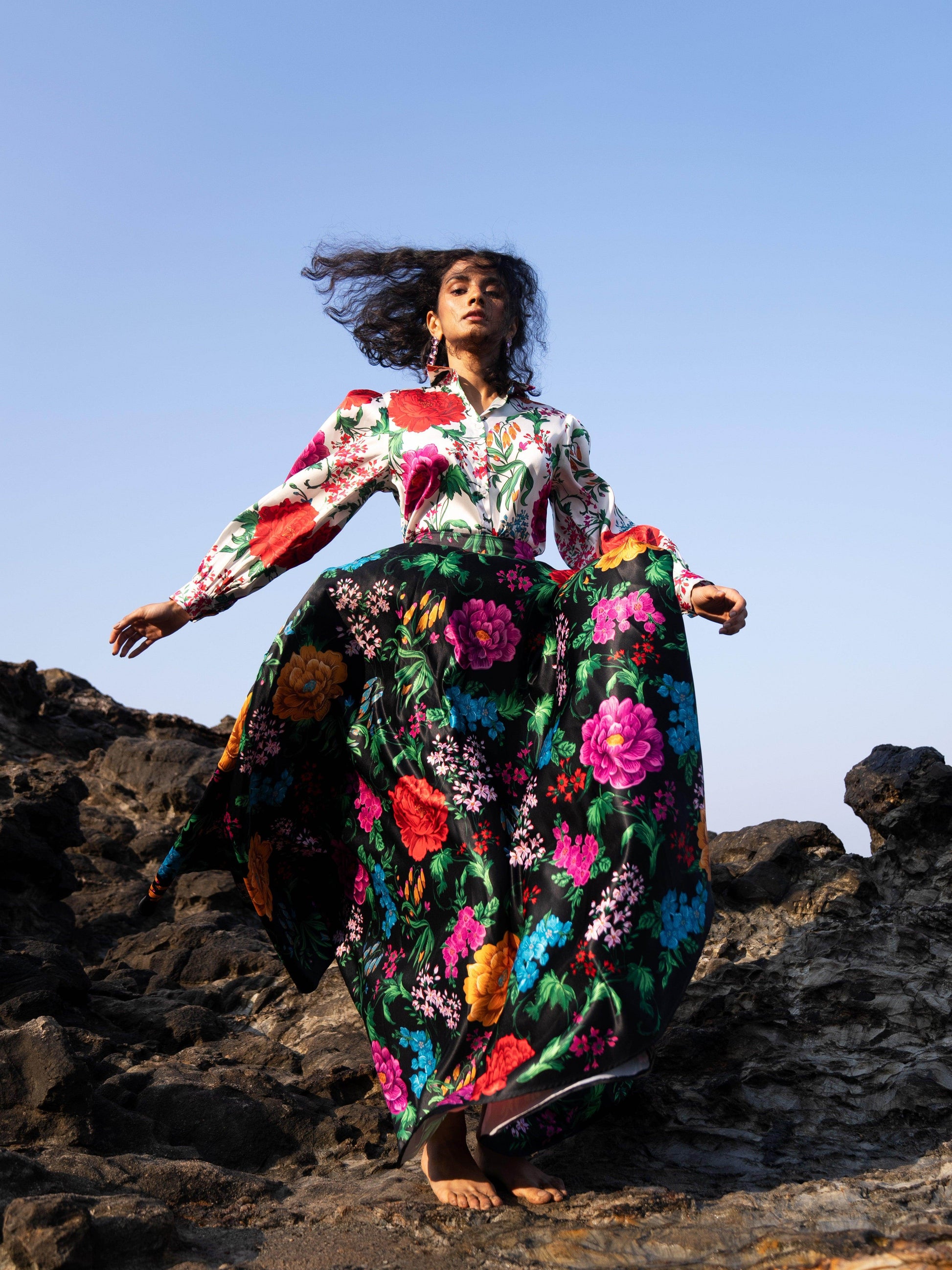 PRINTED BLACK SKIRT - dash and dot