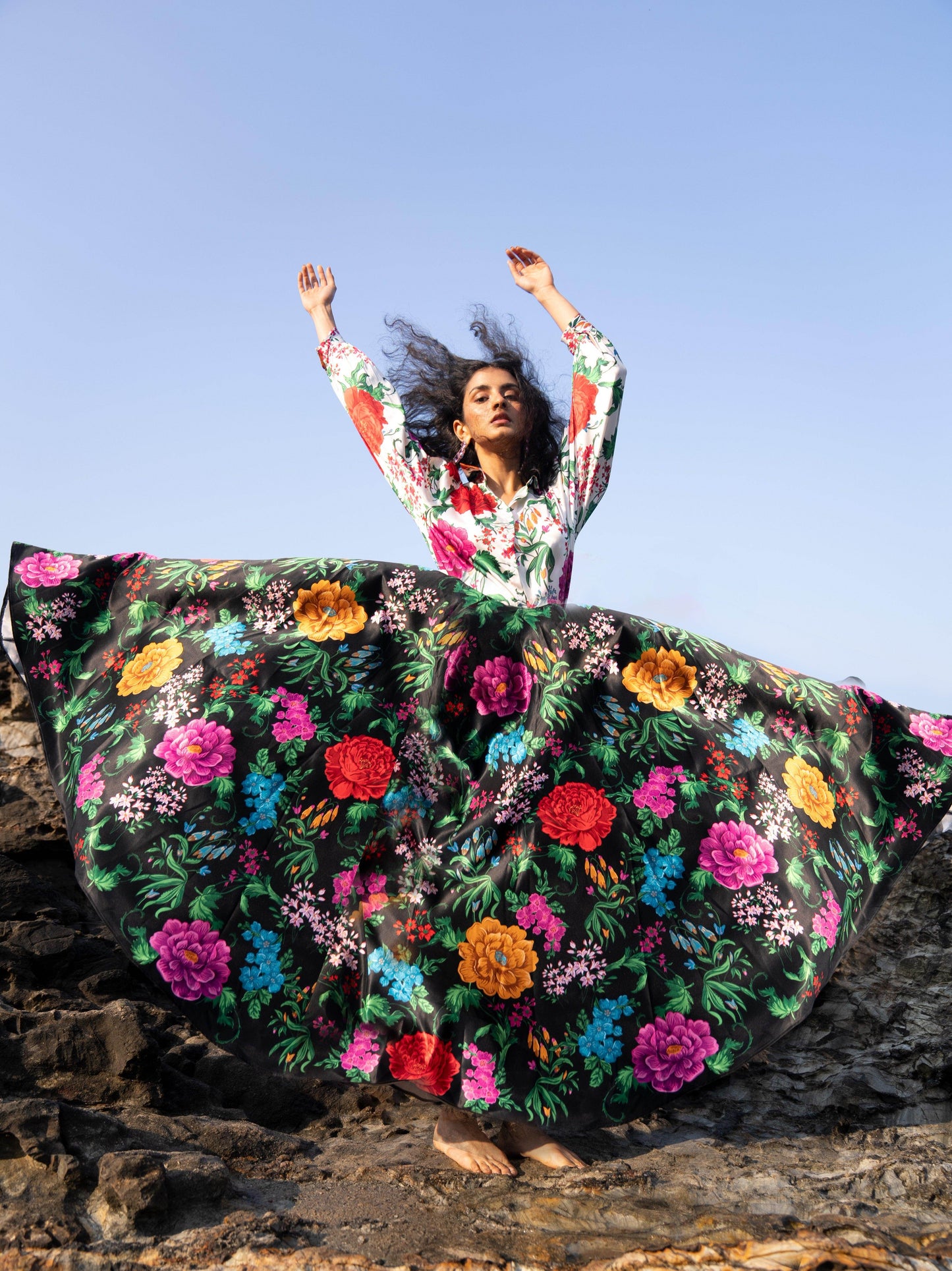 PRINTED BLACK SKIRT - dash and dot