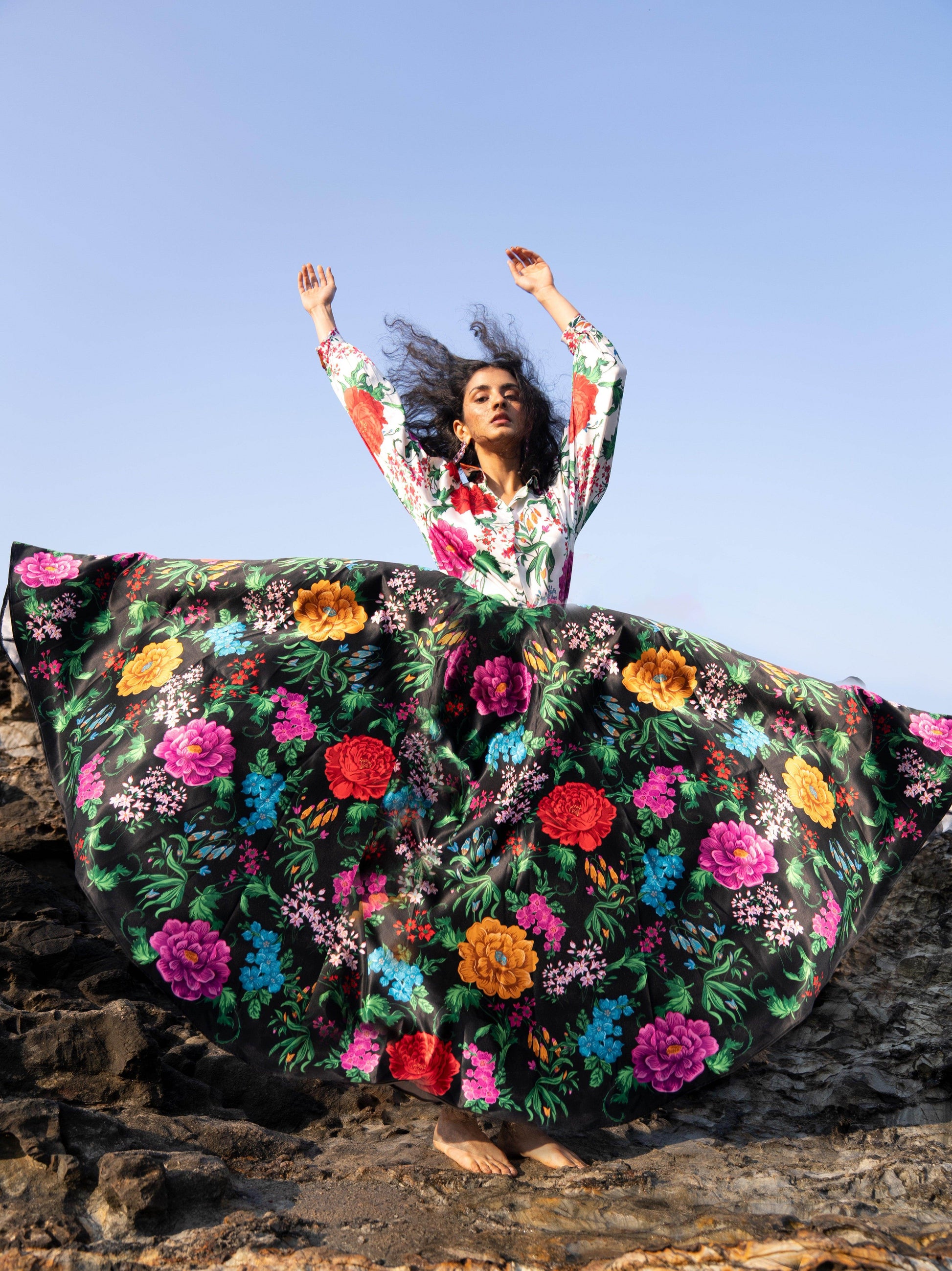 PRINTED BLACK SKIRT - dash and dot