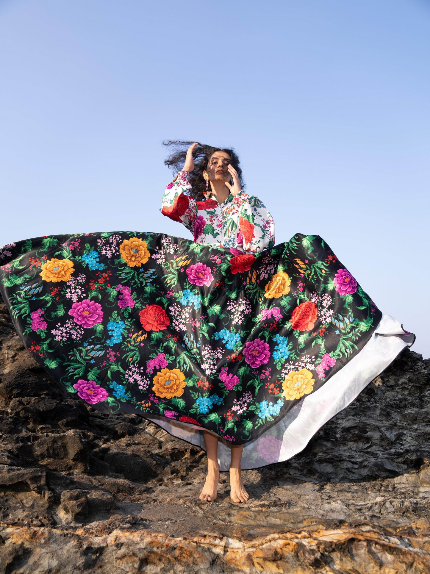 PRINTED BLACK SKIRT - dash and dot