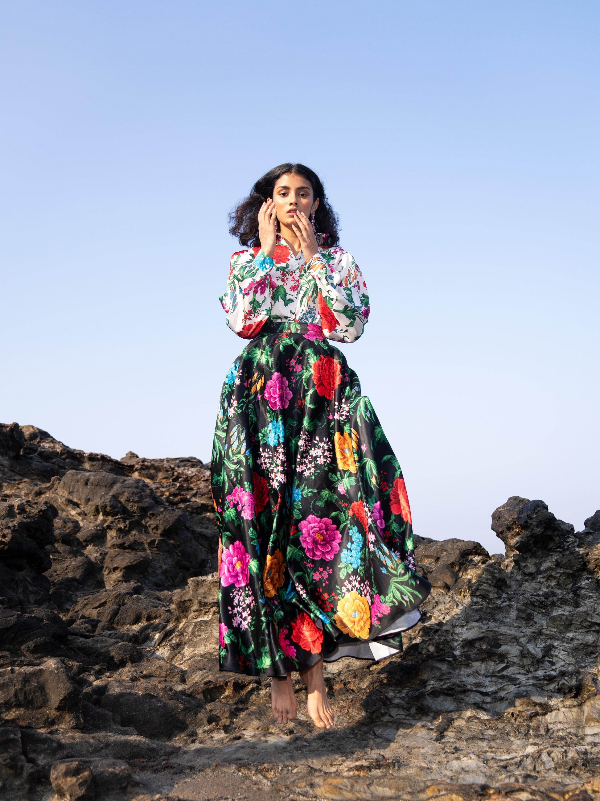 PRINTED BLACK SKIRT - dash and dot