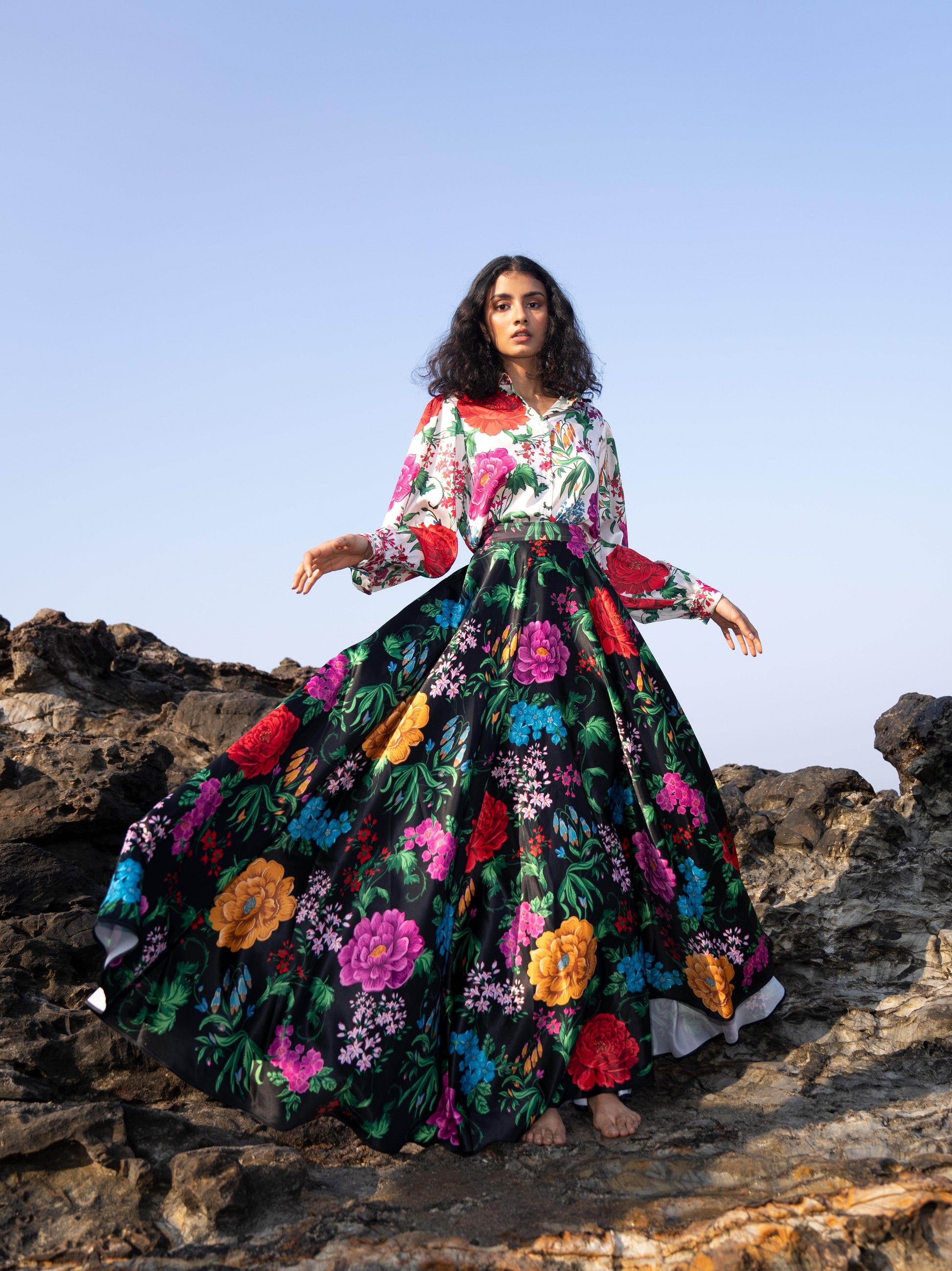 PRINTED BLACK SKIRT - dash and dot