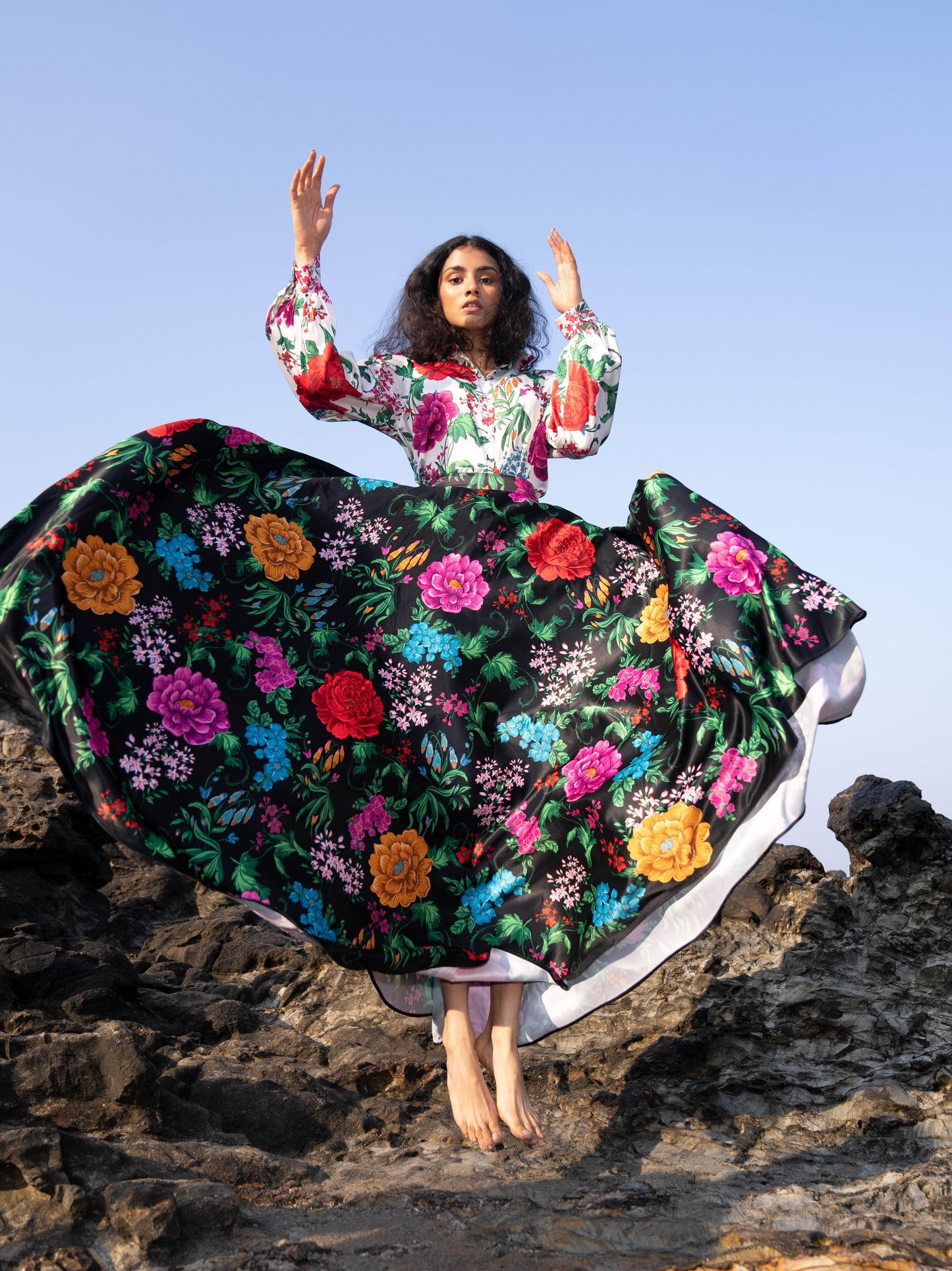 PRINTED BLACK SKIRT - dash and dot