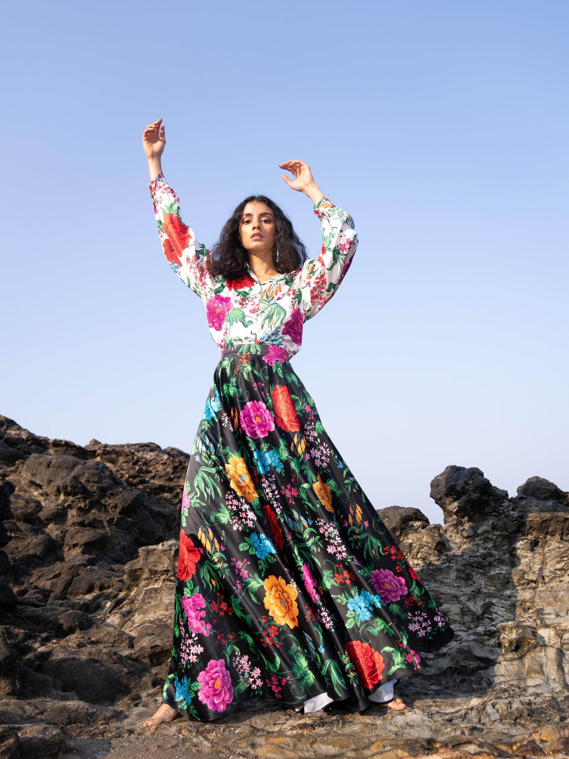 PRINTED BLACK SKIRT - dash and dot