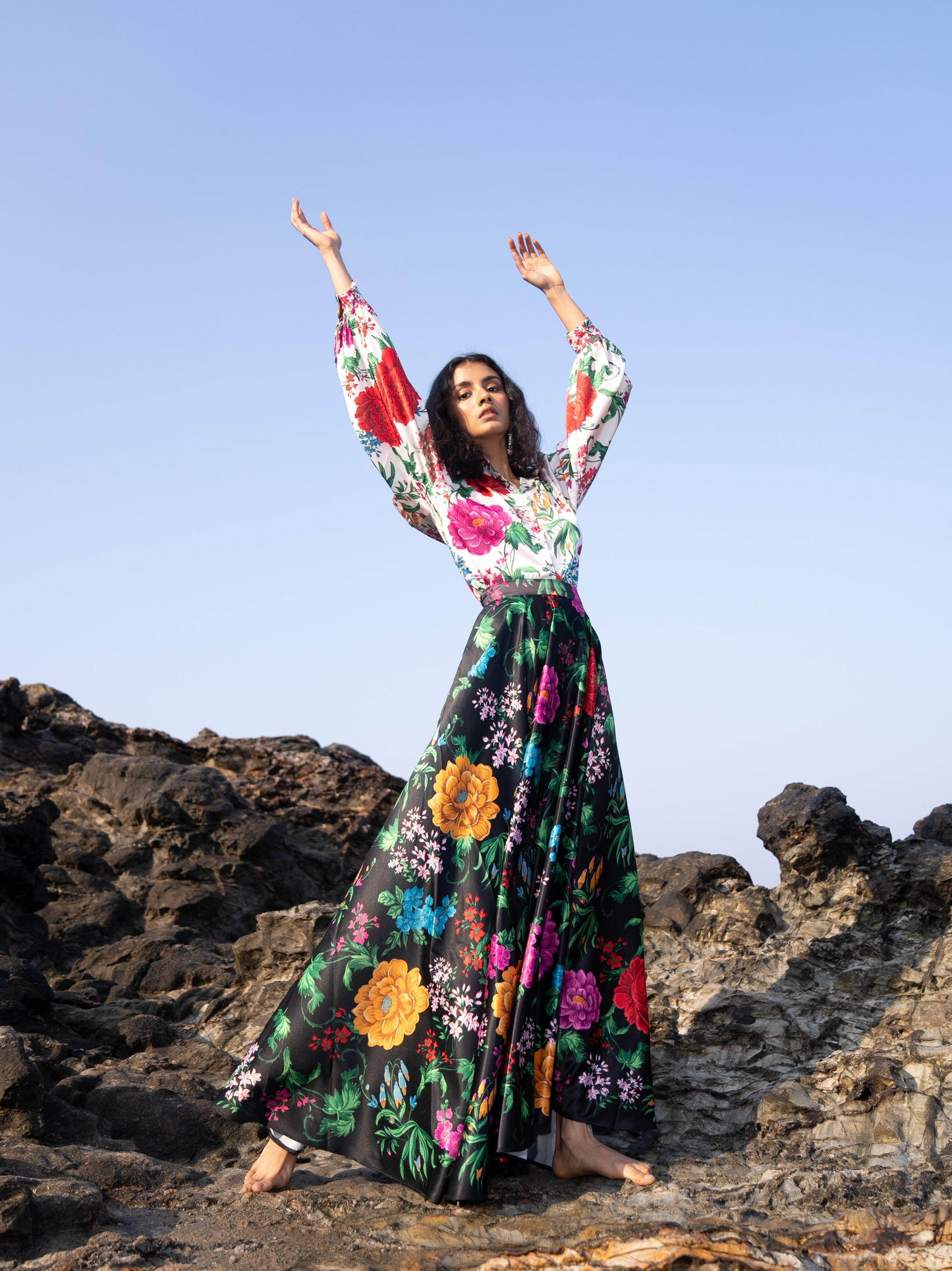 PRINTED BLACK SKIRT - dash and dot