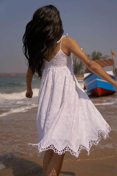 SCALLOPED EMBROIDERED MINI - dash and dot