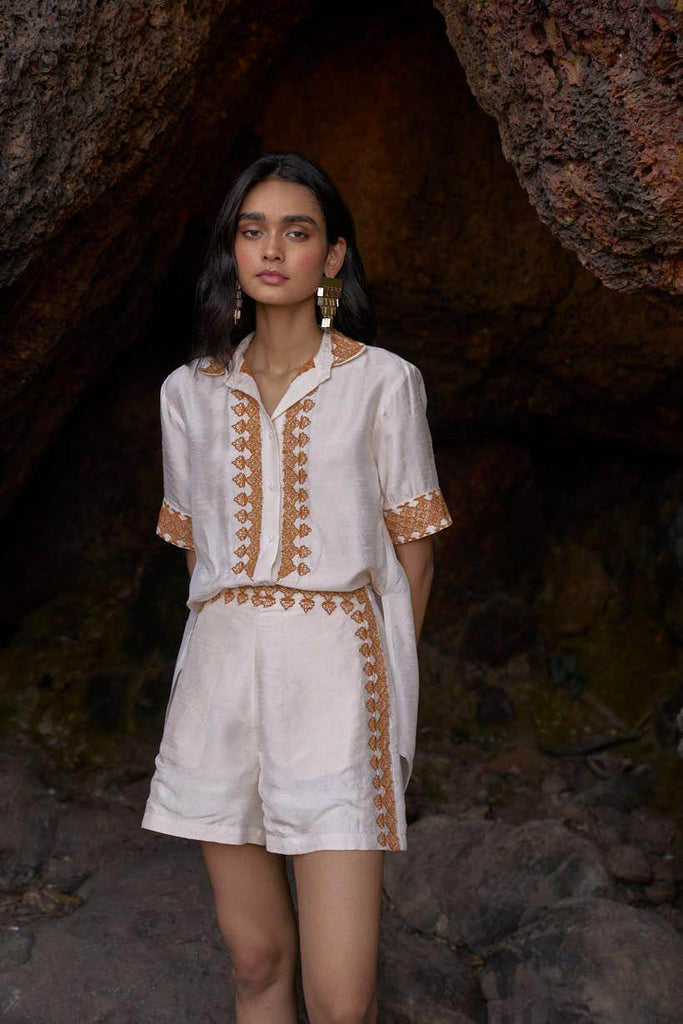 EMBROIDERED SHORTS - dash and dot dash and dot