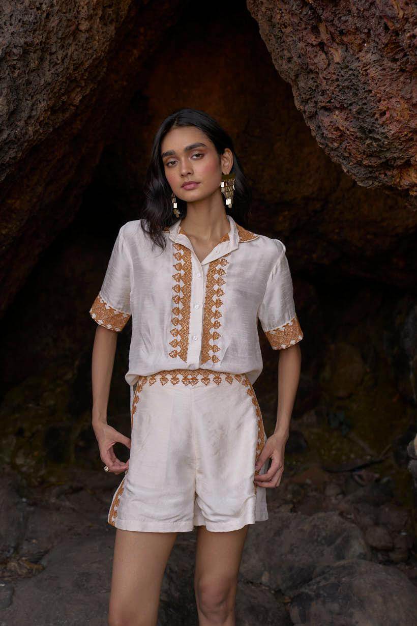 EMBROIDERED HALF SLEEVE SHIRT - dash and dot