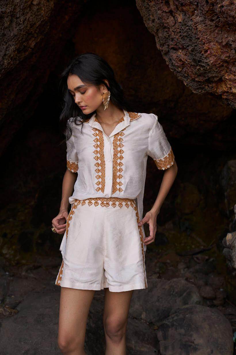 EMBROIDERED HALF SLEEVE SHIRT - dash and dot