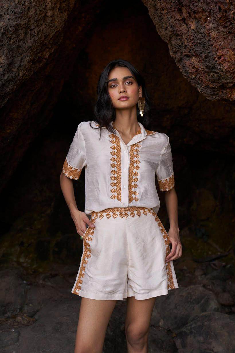 EMBROIDERED HALF SLEEVE SHIRT - dash and dot