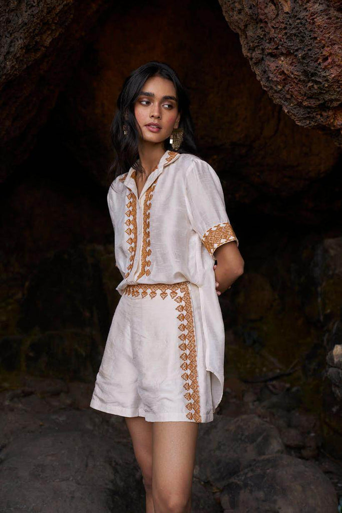 EMBROIDERED SHORTS - dash and dot dash and dot