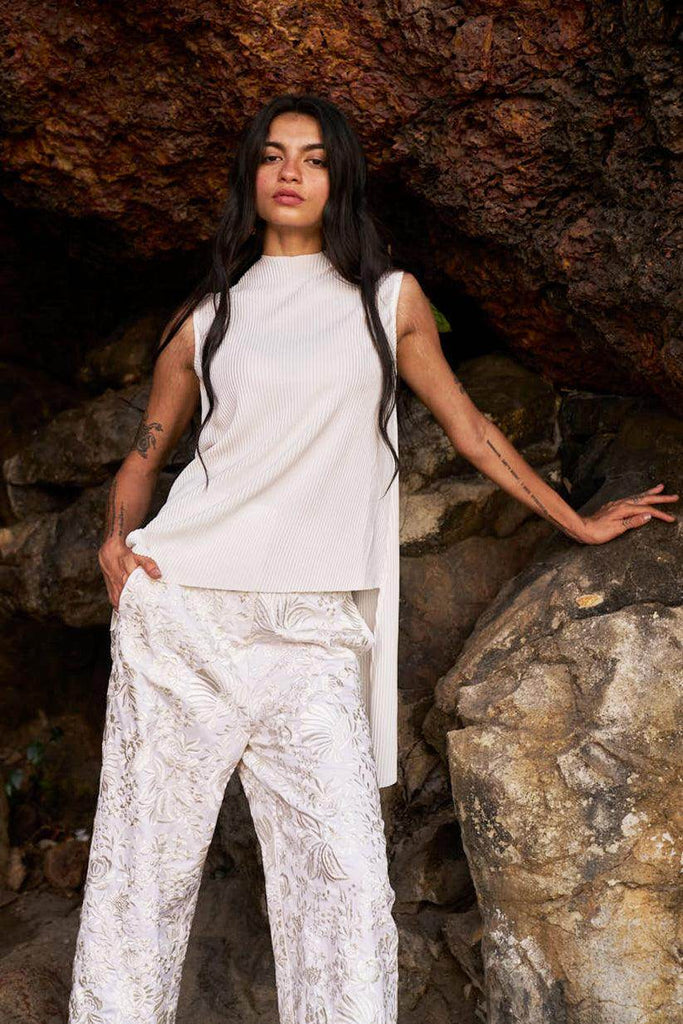 PLEATED HIGH/LOW TOP - dash and dot dash and dot