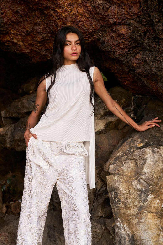 PLEATED HIGH/LOW TOP - dash and dot dash and dot