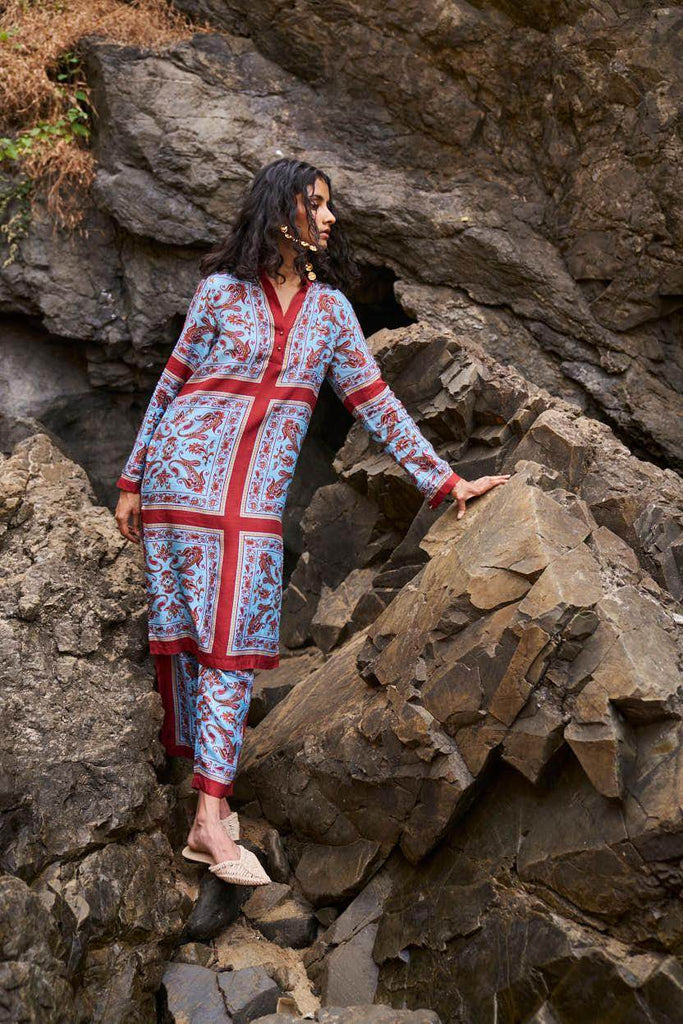 SCARF PRINTED LONGLINE SHIRT - dash and dot dash and dot