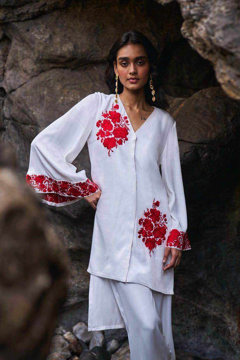 LONGLINE PLACEMENT EMBROIDERED TOP - dash and dot