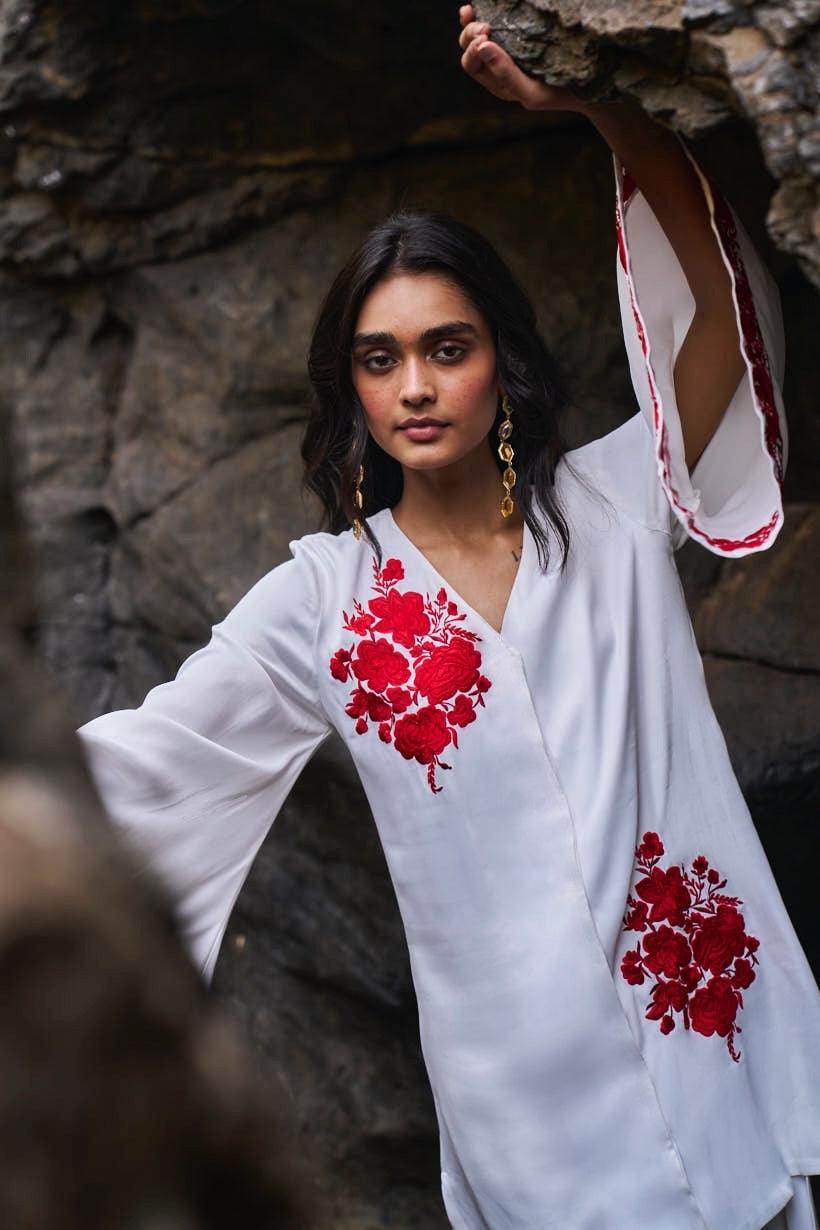 LONGLINE PLACEMENT EMBROIDERED TOP - dash and dot