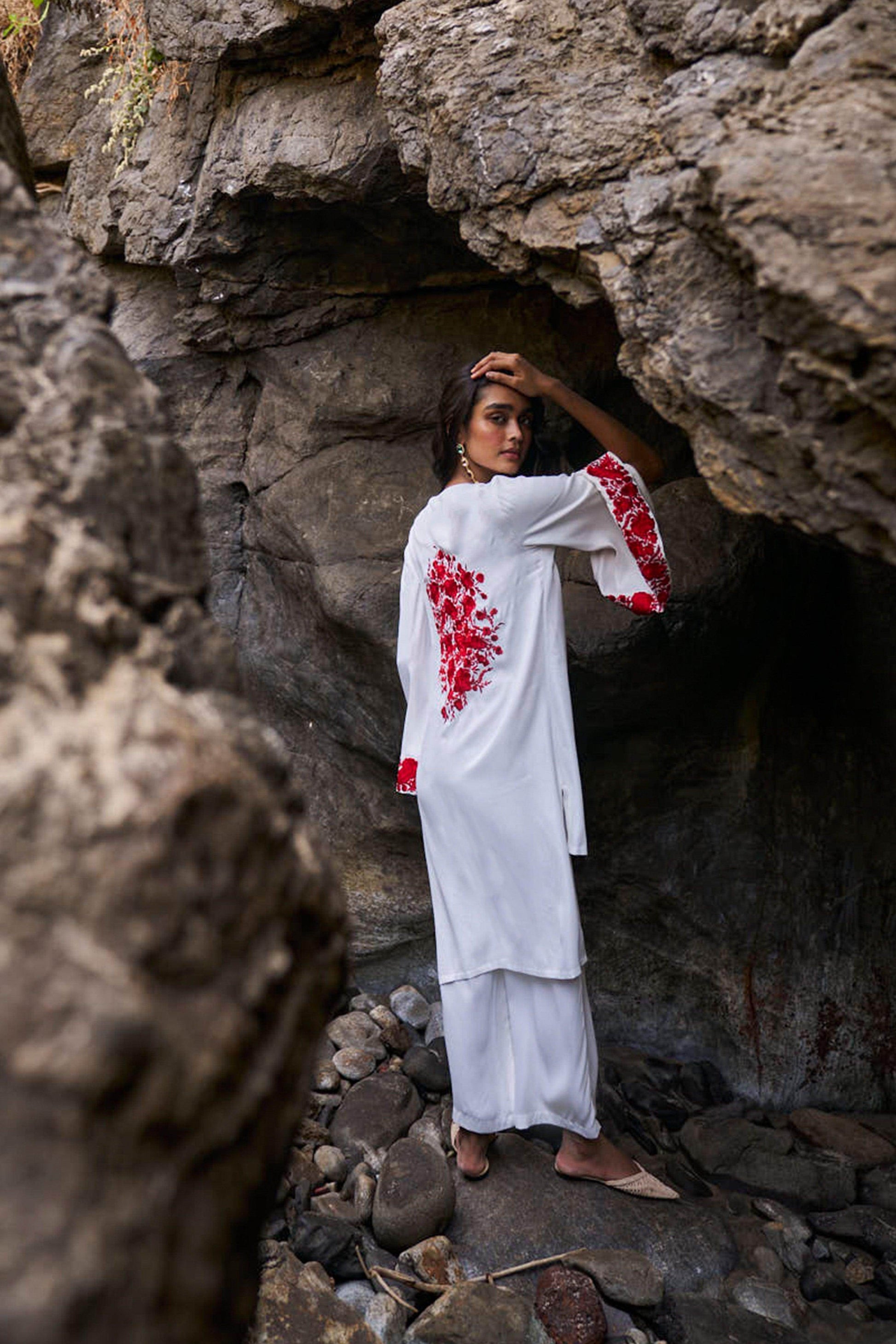 LONGLINE PLACEMENT EMBROIDERED SET - dash and dot