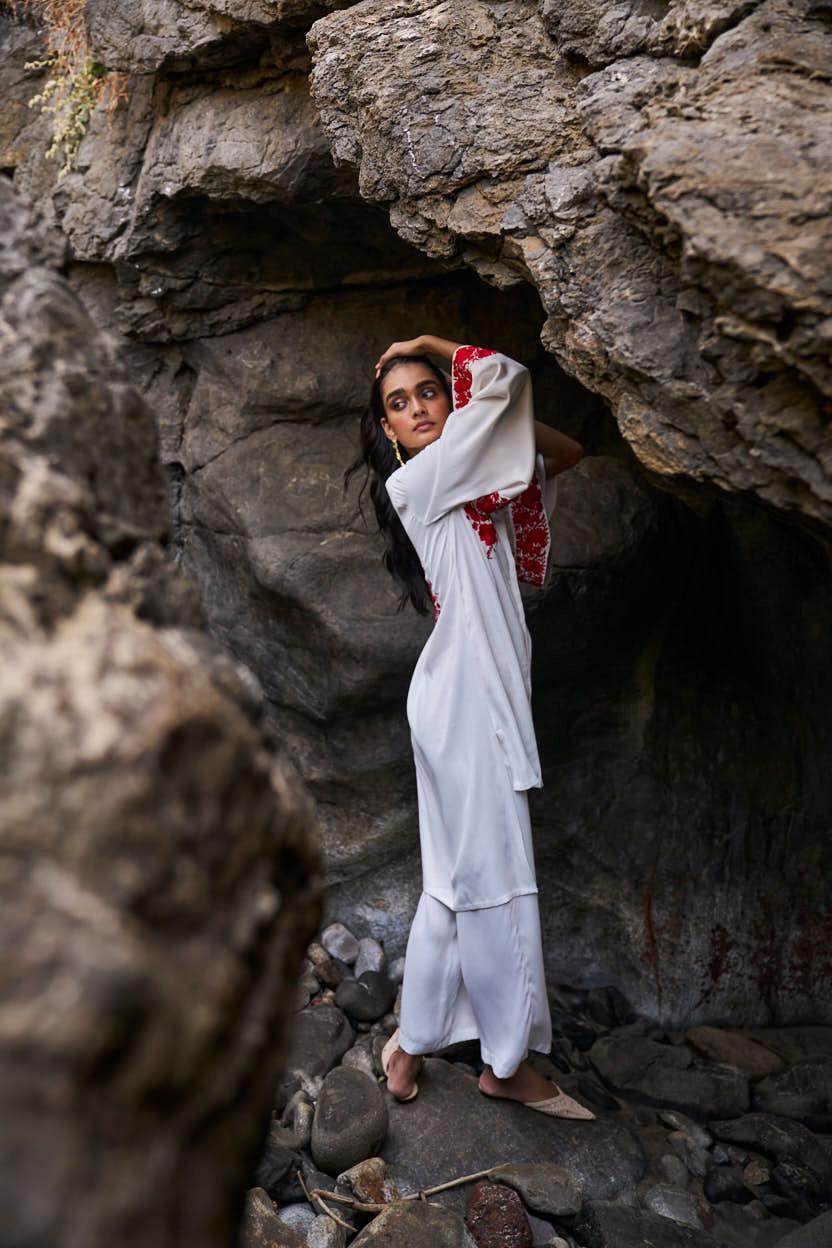 LONGLINE PLACEMENT EMBROIDERED SET - dash and dot