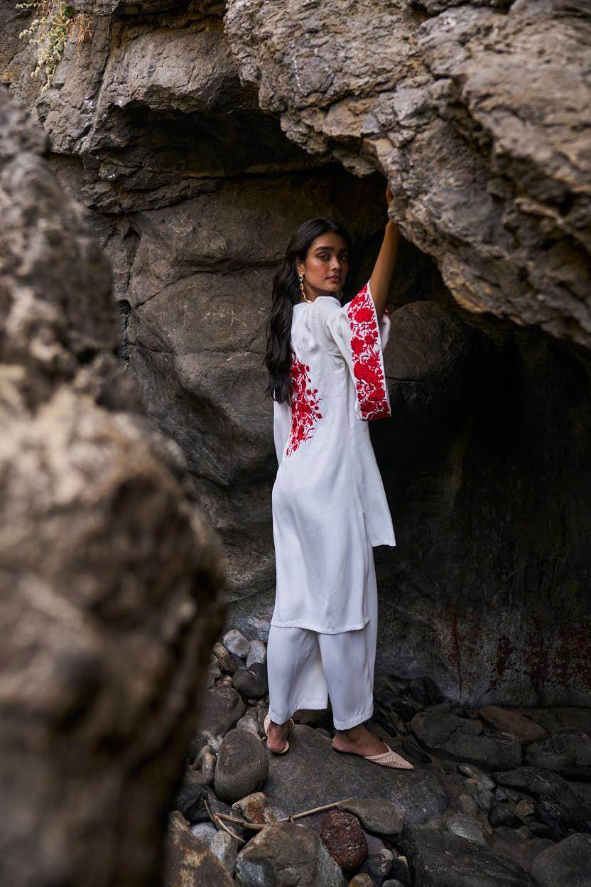 LONGLINE PLACEMENT EMBROIDERED SET - dash and dot