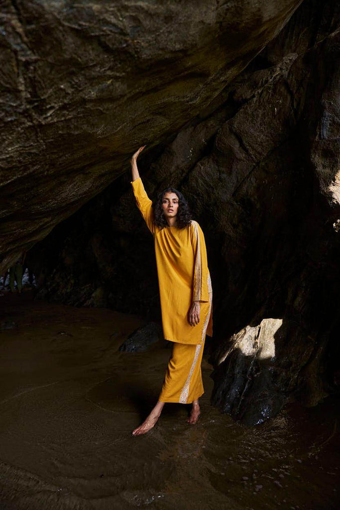 SIDE EMBROIDERED SET - dash and dot dash and dot