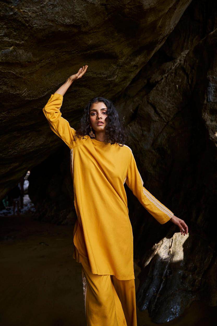 SIDE EMBROIDERED TOP - dash and dot