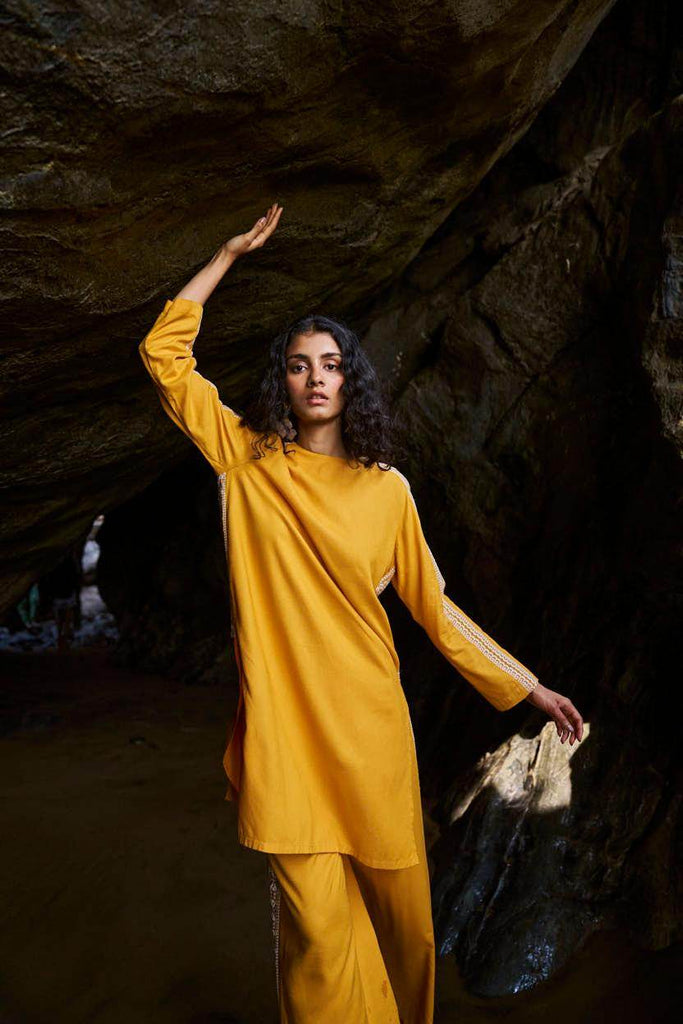 SIDE EMBROIDERED TOP - dash and dot dash and dot