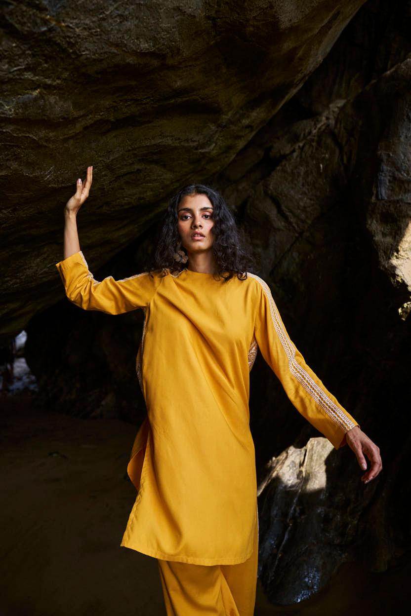 SIDE EMBROIDERED TOP - dash and dot