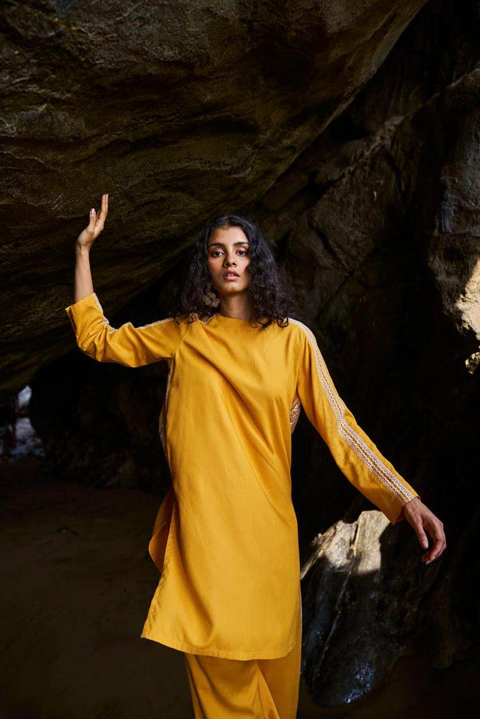 SIDE EMBROIDERED SET - dash and dot dash and dot