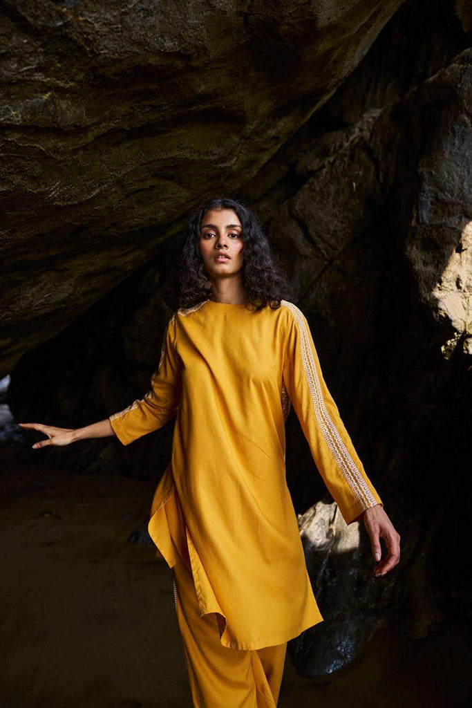 SIDE EMBROIDERED TOP - dash and dot dash and dot