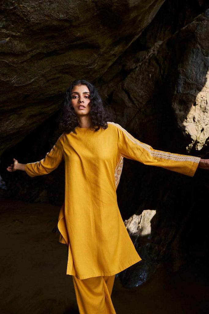 SIDE EMBROIDERED SET - dash and dot dash and dot