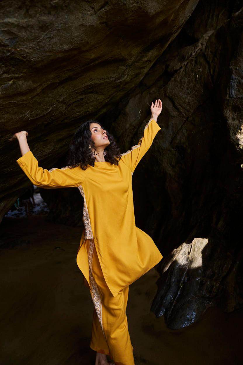 SIDE EMBROIDERED TOP - dash and dot