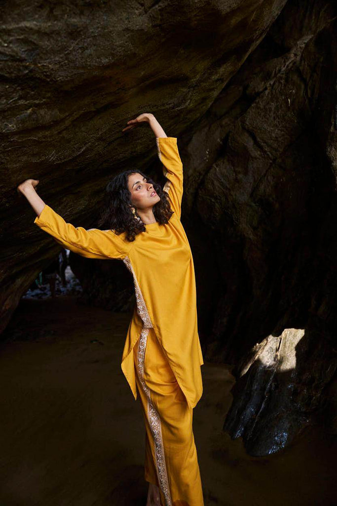 SIDE EMBROIDERED SET - dash and dot dash and dot