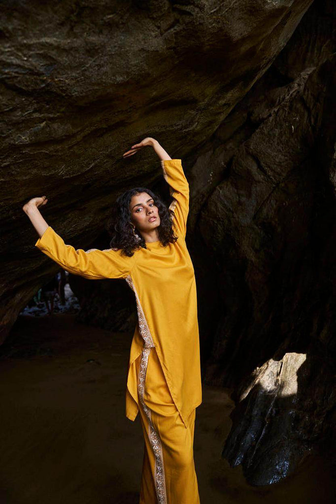 SIDE EMBROIDERED TOP - dash and dot dash and dot