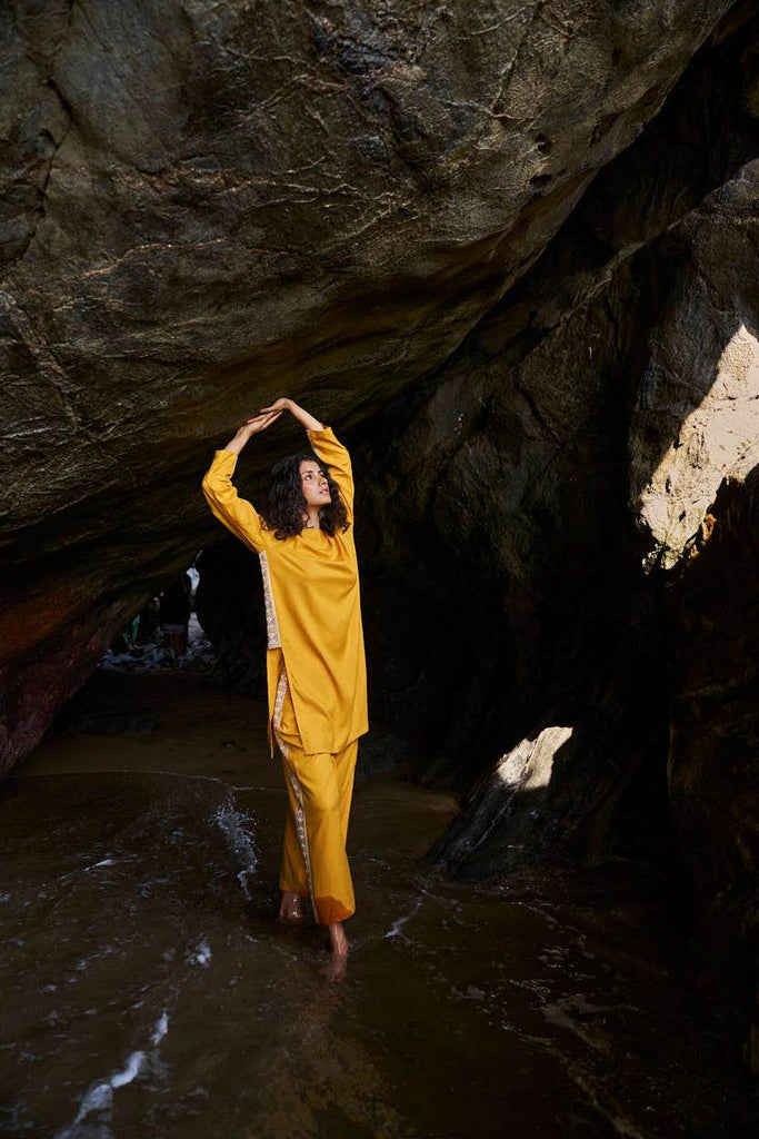 SIDE EMBROIDERED SET - dash and dot dash and dot